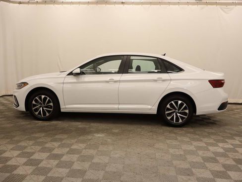 Used 2025 Volkswagen Jetta S image 3