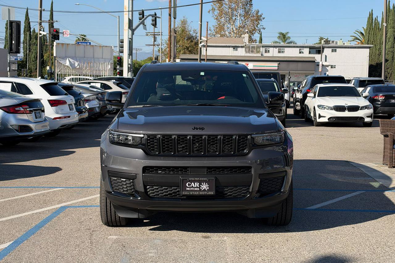 Used 2025 Jeep Grand Cherokee L Altitude AWD/4WD image 3