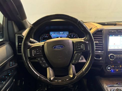 Used 2019 Ford Expedition Max Limited RWD image 11