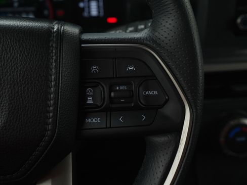 Used 2025 Toyota 4Runner SR5 image 25