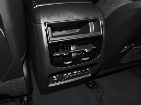 New 2026 Jeep Grand Cherokee Limited w/ Luxury Tech Group II AWD/4WD image 28