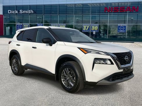 Used 2023 Nissan Rogue S image 1