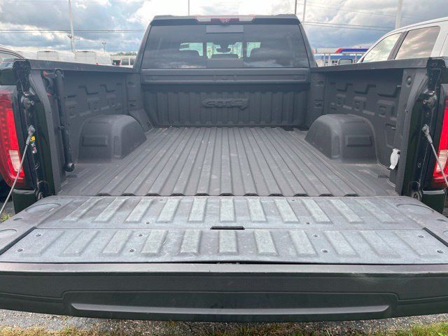 Used 2021 GMC Sierra 1500 AT4 w/ AT4 Premium Package AWD/4WD image 3