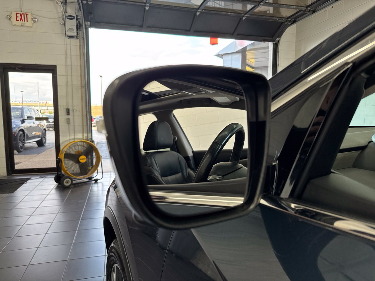 Used 2018 Nissan Murano Platinum w/ Cargo Package FWD image 13