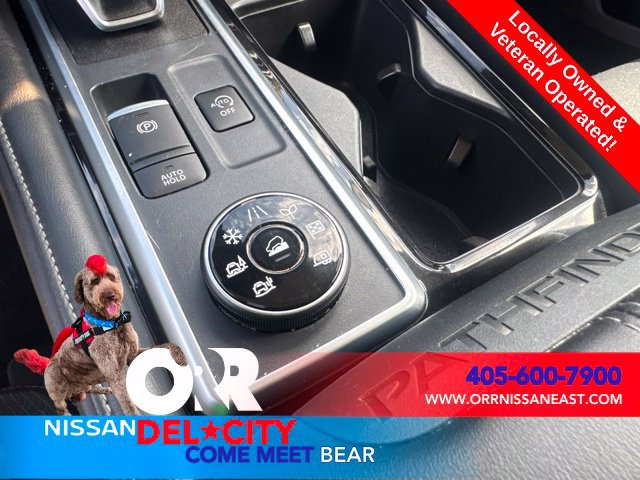 Used 2025 Nissan Pathfinder SV AWD/4WD image 30