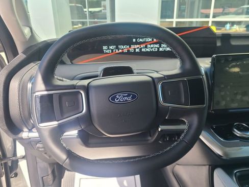New 2026 Ford Expedition Platinum AWD/4WD image 8