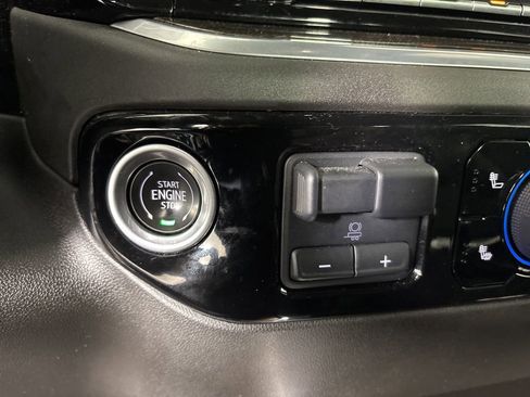 Used 2022 Chevrolet Silverado 1500 RST w/ Convenience Package II image 18