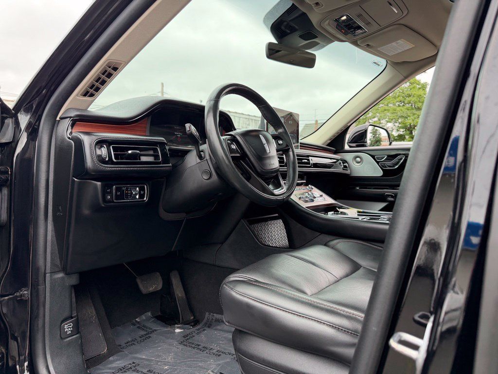 Used 2023 Lincoln Aviator Grand Touring w/ Equipment Group 301A AWD/4WD image 19