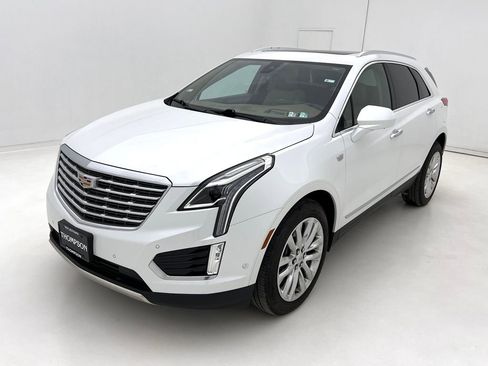 Used 2018 Cadillac XT5 Platinum w/ Driver Assist Package image 4