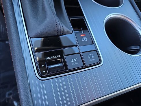 Certified 2024 Toyota Sienna XSE image 25