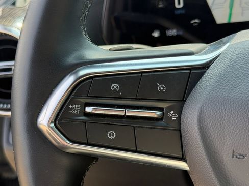 Used 2025 Chevrolet Equinox LT FWD image 16