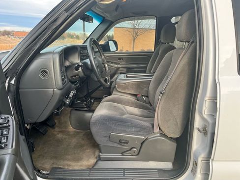 Used 2005 Chevrolet Silverado 3500 LS w/ Skid Plate Package image 10