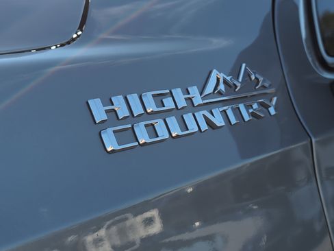 New 2026 Chevrolet Suburban High Country w/ LPO, Illumination Package image 35