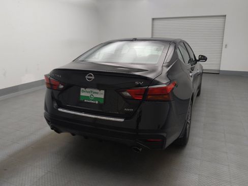 Used 2023 Nissan Altima 2.5 SV w/ SV Premium Package AWD/4WD image 7