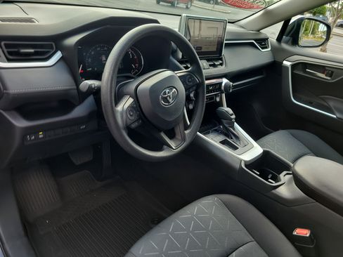 Certified 2025 Toyota RAV4 XLE FWD image 20