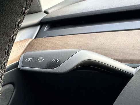 Used 2021 Tesla Model 3 Standard Range Plus image 26