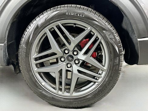 Used 2025 Ford Explorer ST-Line w/ ST-Line Street Pack image 31