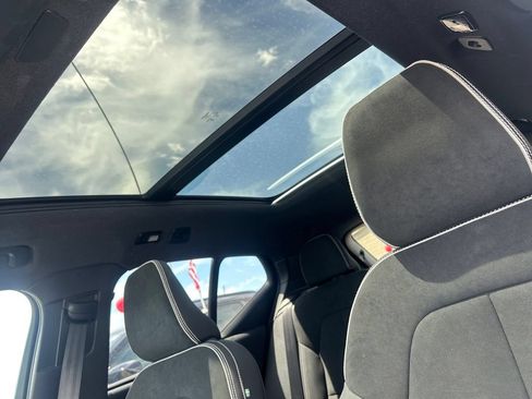 Used 2023 Volvo XC40 B5 Plus AWD/4WD image 28