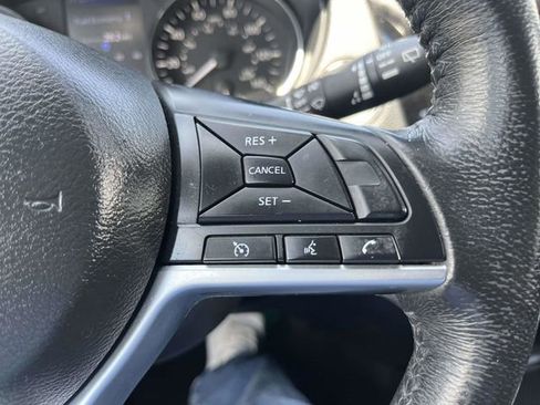 Used 2018 Nissan Rogue SV FWD image 26