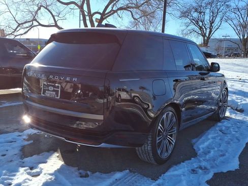 Used 2024 Land Rover Range Rover SE image 2