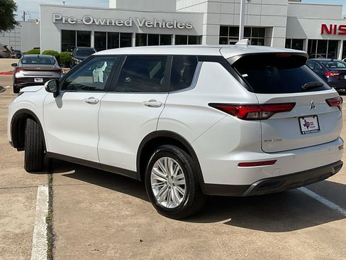 Used 2022 Mitsubishi Outlander ES AWD/4WD image 7