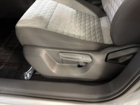 Used 2025 Volkswagen Tiguan S AWD/4WD image 16
