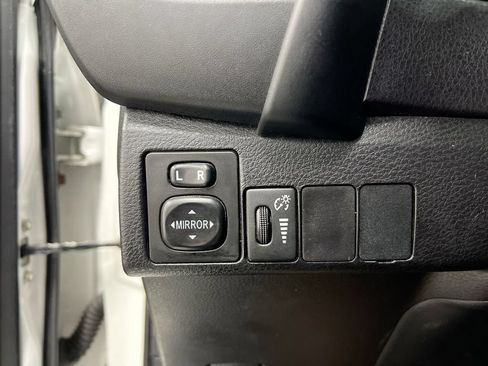 Used 2019 Toyota Corolla LE FWD image 18