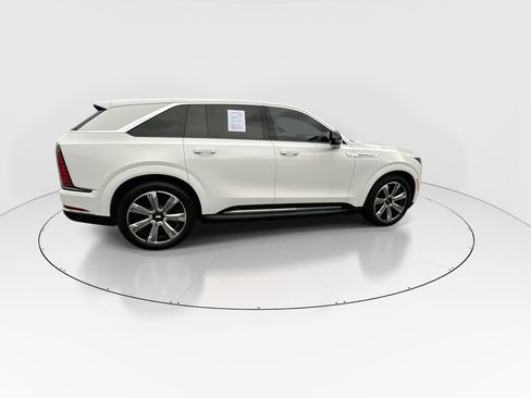 Used 2025 Cadillac Escalade IQ Luxury 2 AWD/4WD image 9