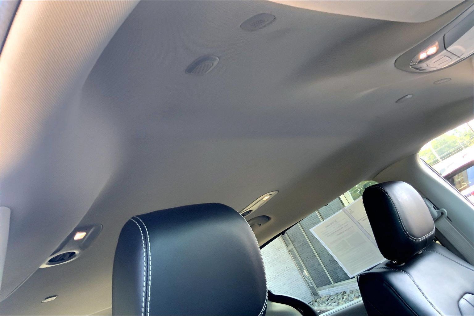 Certified 2023 Chrysler Pacifica Touring-L AWD/4WD image 9
