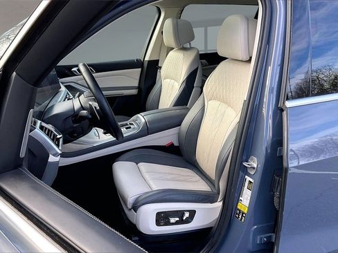 Used 2023 BMW X7 xDrive40i image 21