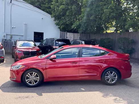 Used 2017 Hyundai Elantra Value Edition FWD image 3