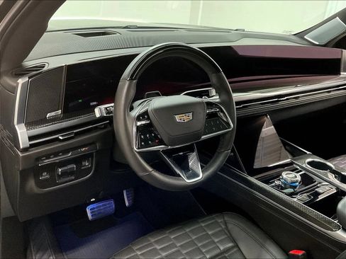 Used 2025 Cadillac Escalade V AWD/4WD image 10