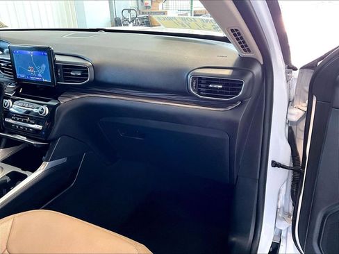 Used 2023 Ford Explorer Limited image 13