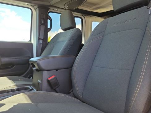 Used 2024 Jeep Wrangler Sahara image 22