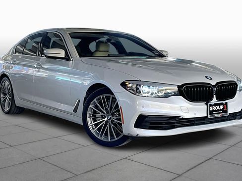 Used 2020 BMW 530i w/ Convenience Package image 2