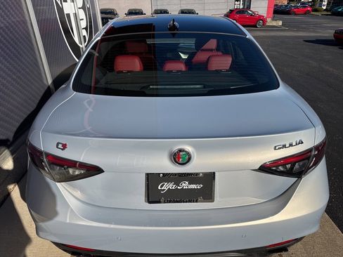 New 2025 Alfa Romeo Giulia Veloce image 7