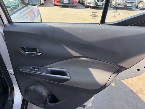 Used 2019 Nissan Kicks FWD image 24