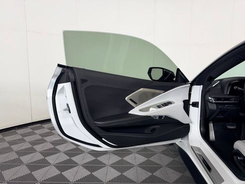 Used 2025 Chevrolet Corvette Stingray Preferred Conv w/ 2LT RWD image 23