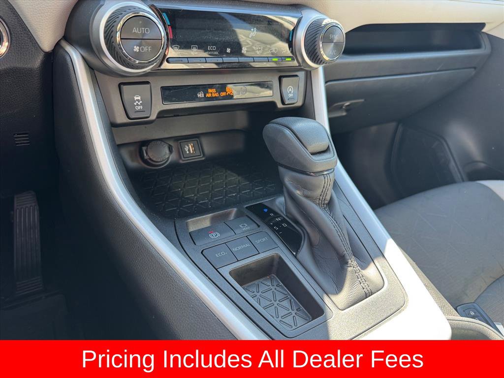 Used 2025 Toyota RAV4 XLE w/ Convenience Package FWD image 21