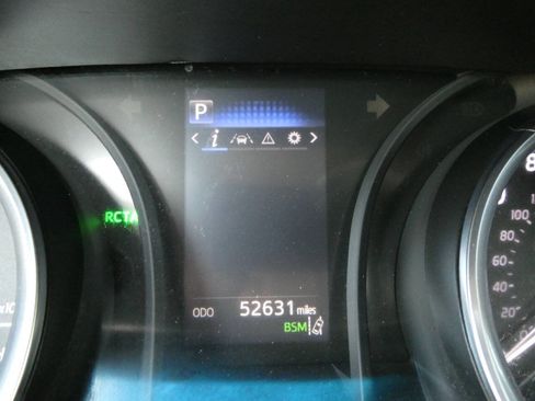 Used 2018 Toyota Camry SE w/ Convenience Package FWD image 15