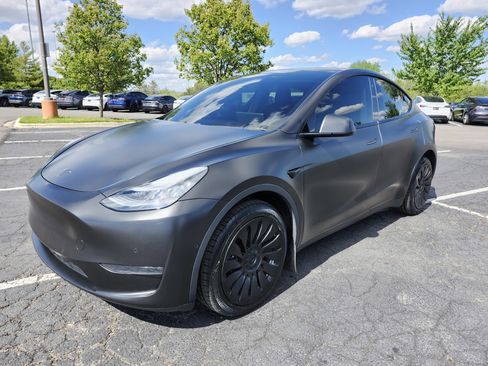 Used 2020 Tesla Model Y Long Range AWD/4WD image 12