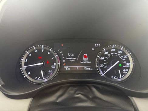 Used 2021 Toyota Highlander XLE AWD/4WD image 20