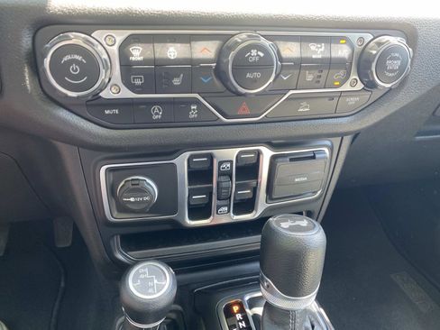 Used 2024 Jeep Wrangler Sport S AWD/4WD image 28