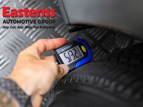 Used 2020 Nissan Kicks SR image 23