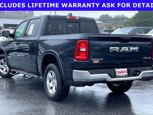 Used 2025 RAM 1500 Big Horn AWD/4WD image 9
