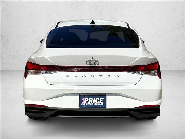 Used 2023 Hyundai Elantra SEL w/ Convenience Package FWD image 4