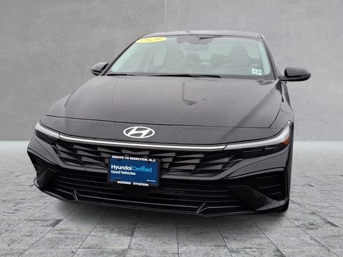Used 2025 Hyundai Elantra Limited FWD image 5