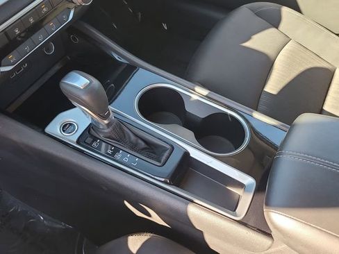 Used 2024 Nissan Altima 2.5 SV image 34