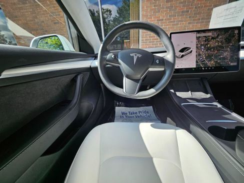 Used 2023 Tesla Model 3 Standard Range RWD image 4