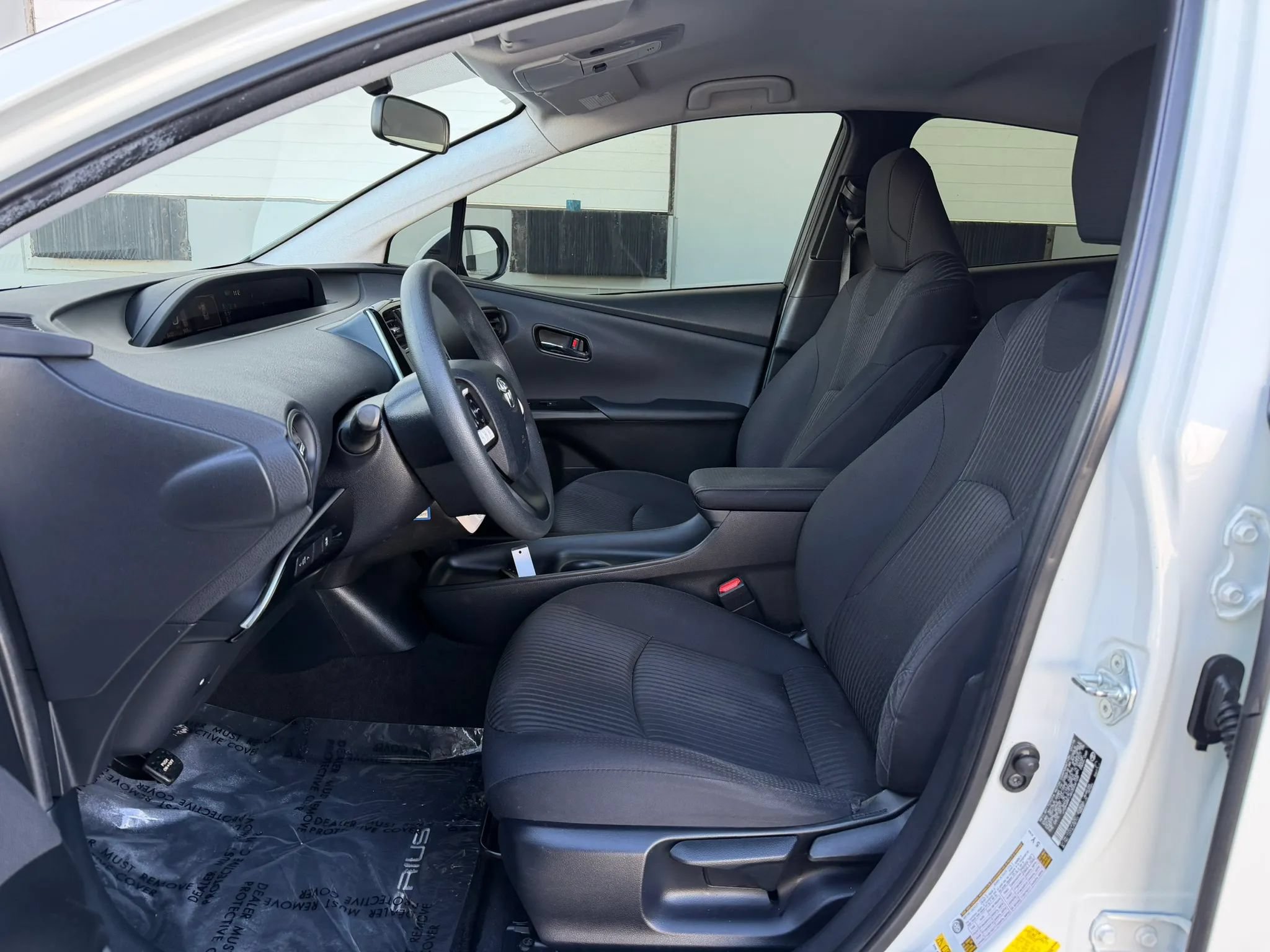 Used 2016 Toyota Prius Two w/ Preferred Accessory Package FWD image 9